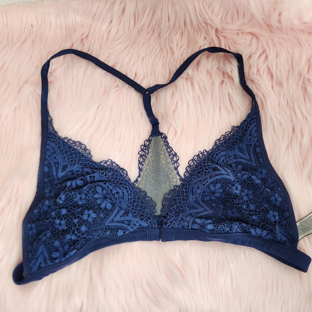 Victoria's Secret Womens Medium Body Blue Lace Bralette Front Closure